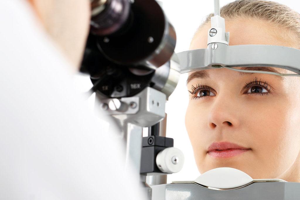 Okulista, optometrysta, refrakcjonista – specjaliści od badania wzroku. Do kogo się udać?